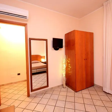 Franca Hotel 2*